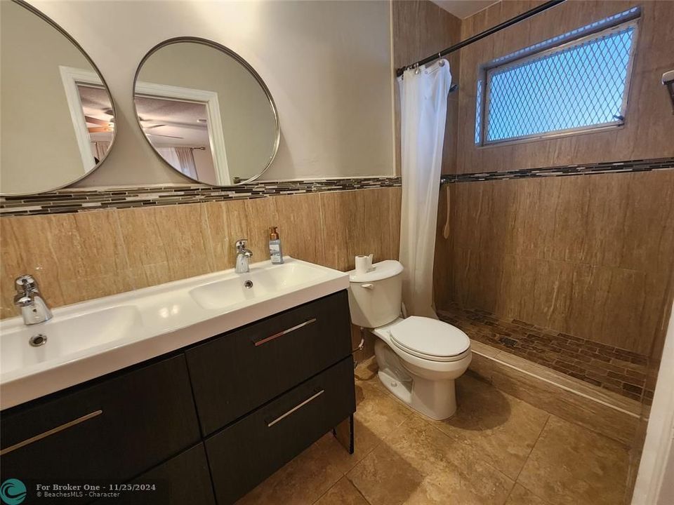 For Rent: $2,500 (2 beds, 2 baths, 1293 Square Feet)