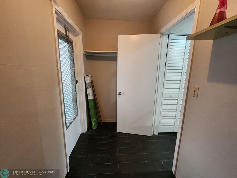 For Rent: $2,500 (2 beds, 2 baths, 1293 Square Feet)