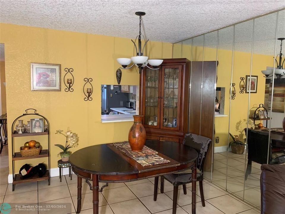 For Sale: $239,900 (2 beds, 2 baths, 1179 Square Feet)