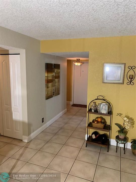 For Sale: $239,900 (2 beds, 2 baths, 1179 Square Feet)