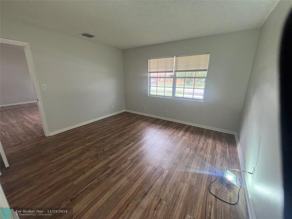 For Rent: $3,200 (3 beds, 2 baths, 1535 Square Feet)