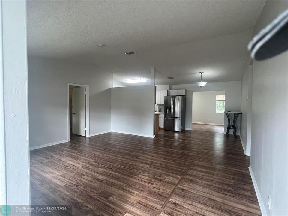 For Rent: $3,200 (3 beds, 2 baths, 1535 Square Feet)