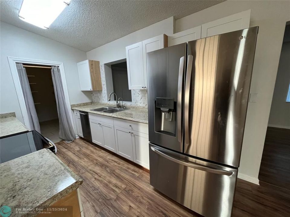 For Rent: $3,200 (3 beds, 2 baths, 1535 Square Feet)