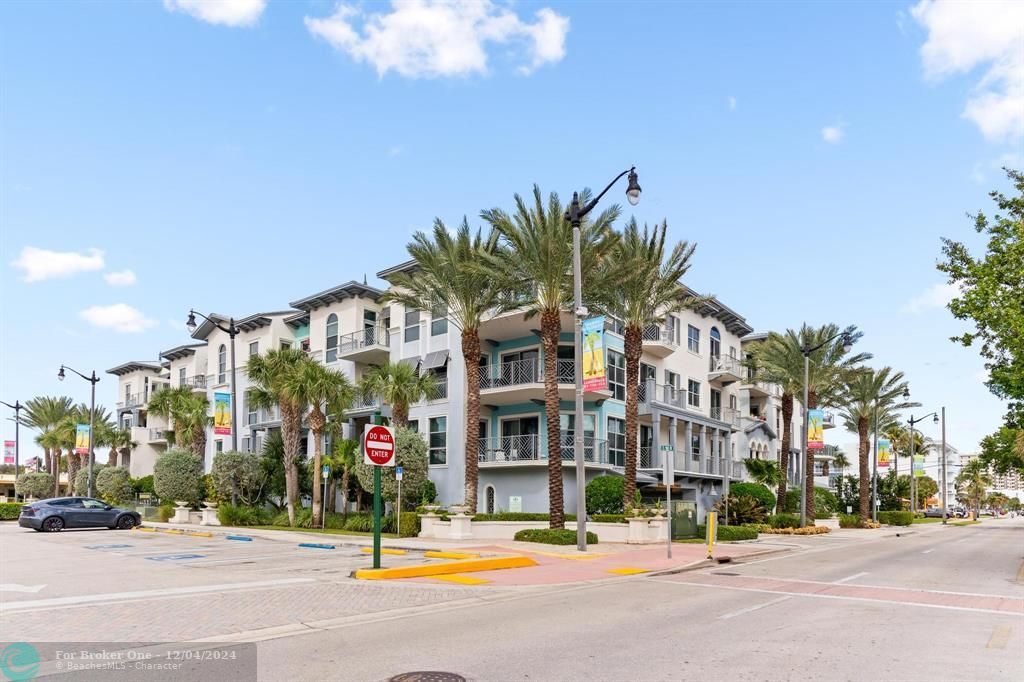 For Sale: $1,100,000 (2 beds, 2 baths, 1487 Square Feet)