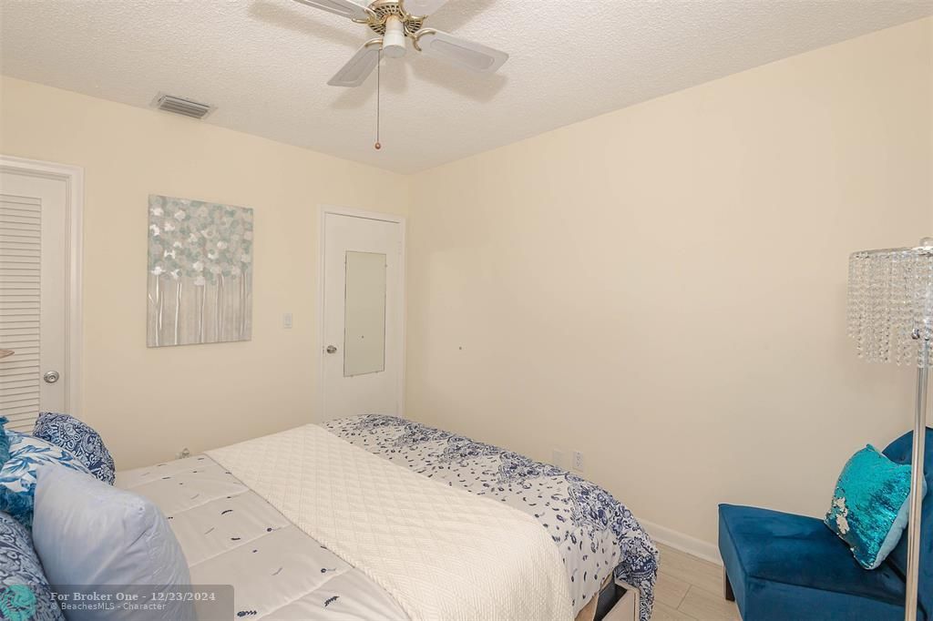 For Sale: $217,000 (2 beds, 2 baths, 1000 Square Feet)