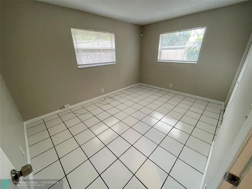 For Rent: $2,950 (3 beds, 2 baths, 1530 Square Feet)