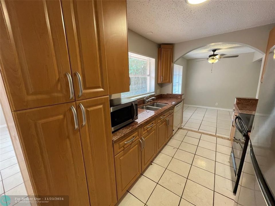 For Rent: $2,950 (3 beds, 2 baths, 1530 Square Feet)