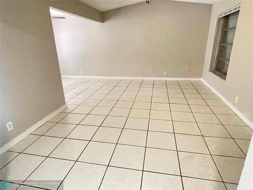 For Rent: $2,950 (3 beds, 2 baths, 1530 Square Feet)