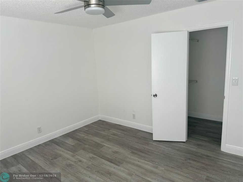 For Rent: $2,200 (2 beds, 2 baths, 974 Square Feet)