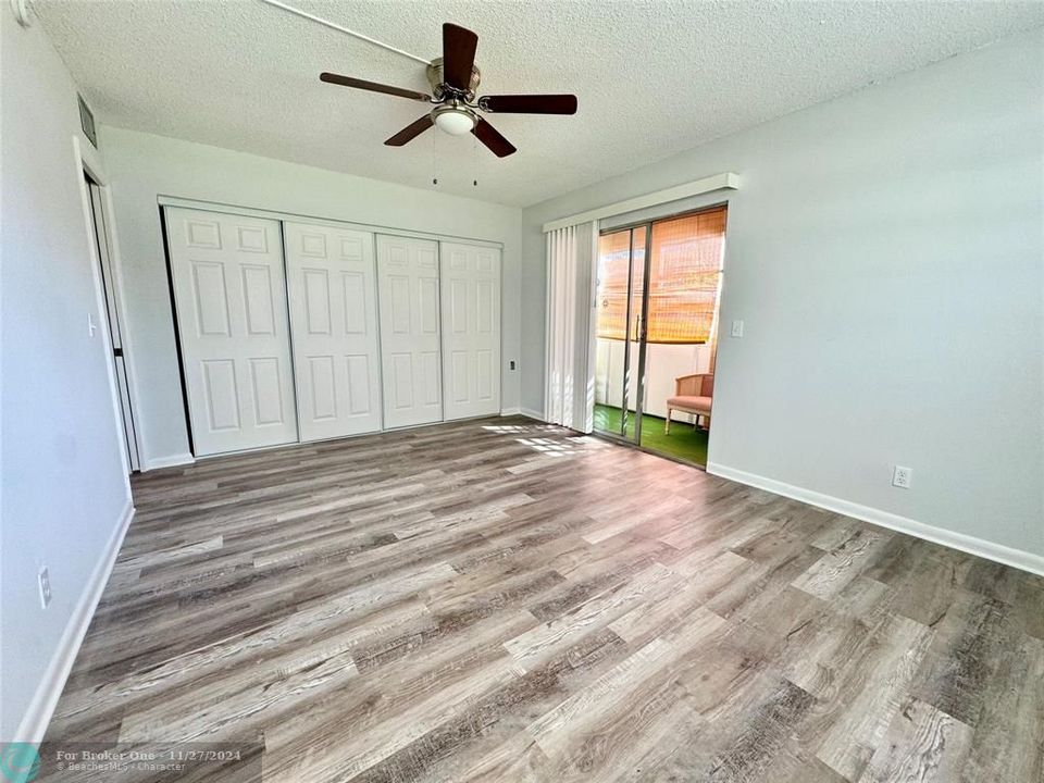 For Sale: $119,900 (1 beds, 1 baths, 705 Square Feet)