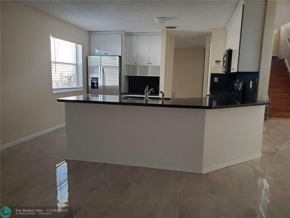 For Rent: $3,550 (3 beds, 2 baths, 1862 Square Feet)