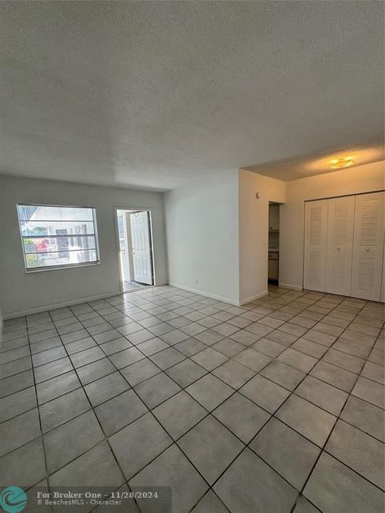 For Rent: $1,800 (1 beds, 1 baths, 750 Square Feet)