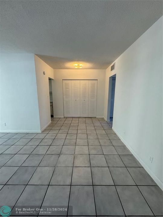 For Rent: $1,800 (1 beds, 1 baths, 750 Square Feet)