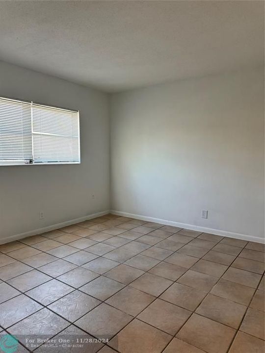 For Rent: $1,800 (1 beds, 1 baths, 750 Square Feet)