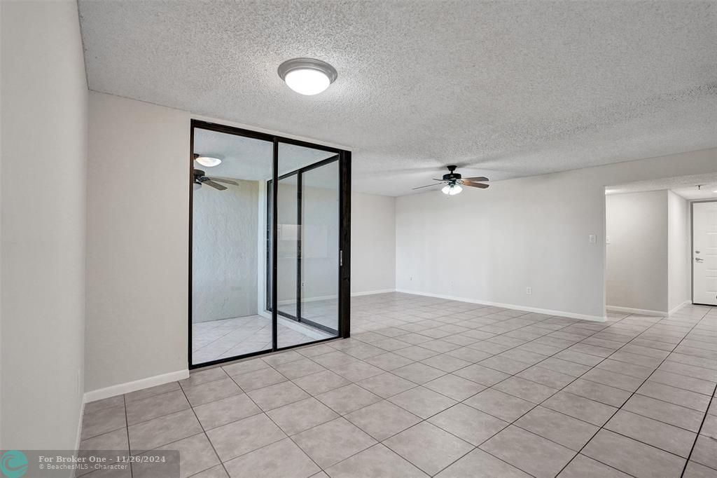 For Sale: $360,000 (2 beds, 2 baths, 1160 Square Feet)