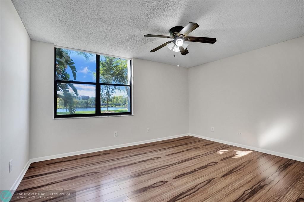 For Sale: $360,000 (2 beds, 2 baths, 1160 Square Feet)