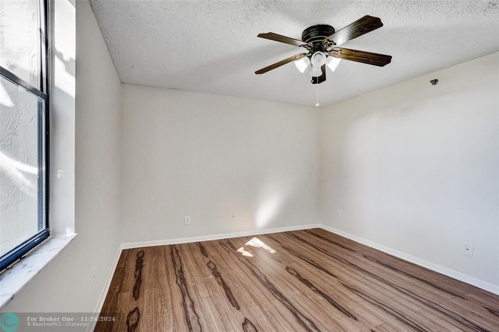 For Sale: $360,000 (2 beds, 2 baths, 1160 Square Feet)