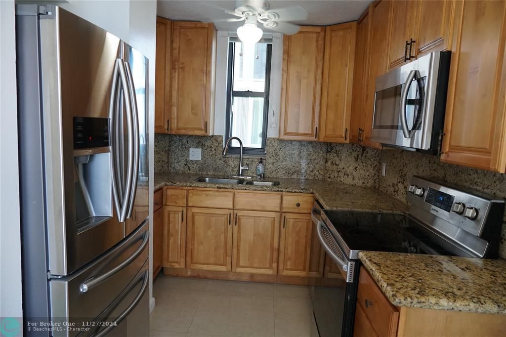 For Rent: $3,500 (2 beds, 2 baths, 1400 Square Feet)