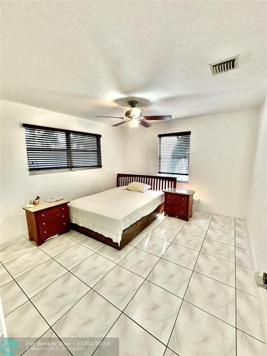 For Sale: $1,700 (1 beds, 1 baths, 0 Square Feet)