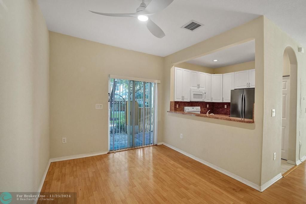 For Rent: $2,400 (3 beds, 2 baths, 1371 Square Feet)