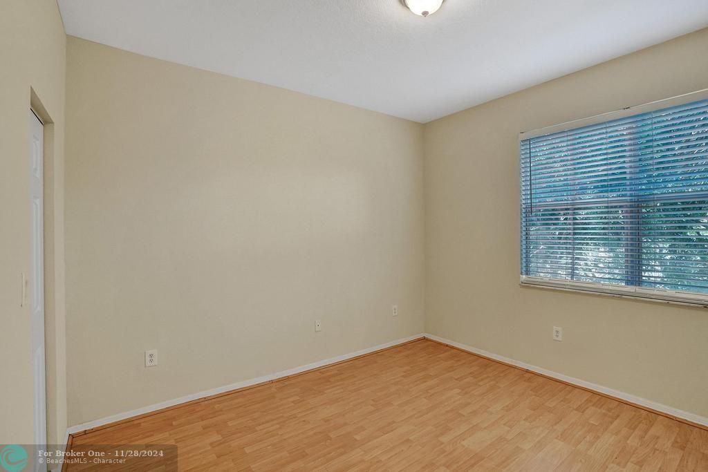 For Rent: $2,400 (3 beds, 2 baths, 1371 Square Feet)