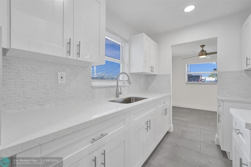 For Sale: $449,000 (3 beds, 2 baths, 1035 Square Feet)