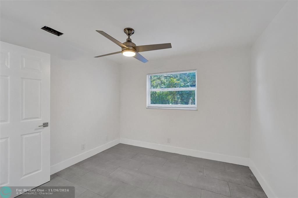 For Sale: $449,000 (3 beds, 2 baths, 1035 Square Feet)