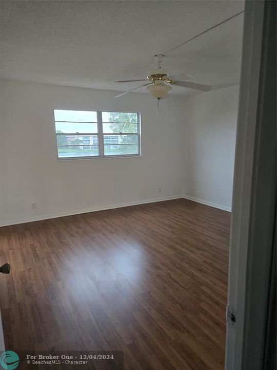 For Sale: $240,000 (2 beds, 2 baths, 1180 Square Feet)