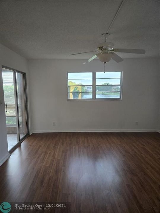 For Sale: $240,000 (2 beds, 2 baths, 1180 Square Feet)