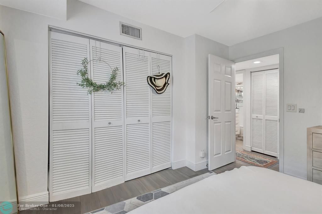 Active With Contract: $499,000 (3 beds, 2 baths, 1271 Square Feet)