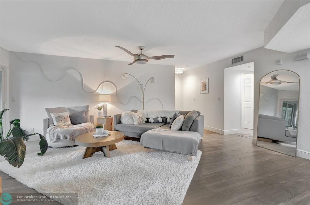 Active With Contract: $499,000 (3 beds, 2 baths, 1271 Square Feet)