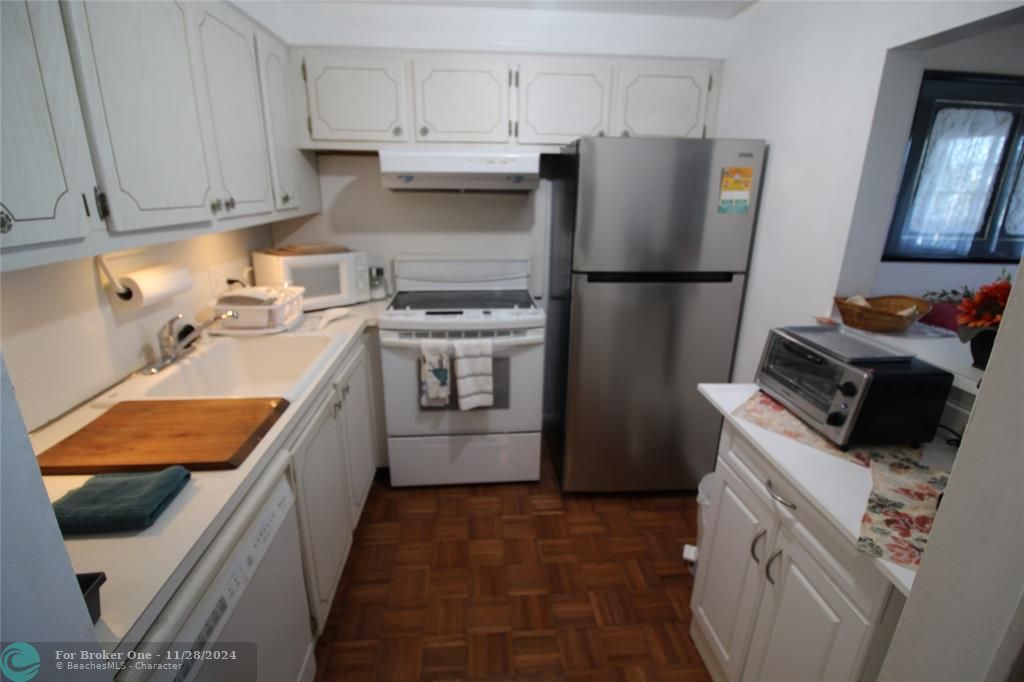 For Sale: $125,000 (1 beds, 1 baths, 600 Square Feet)