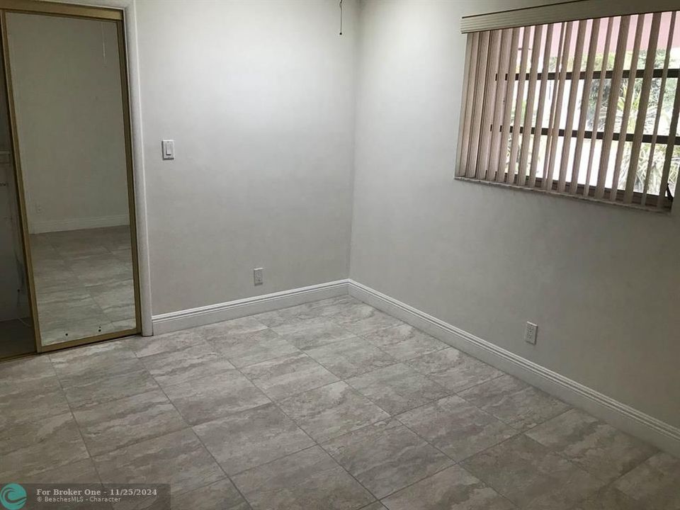 For Rent: $2,400 (2 beds, 1 baths, 1100 Square Feet)