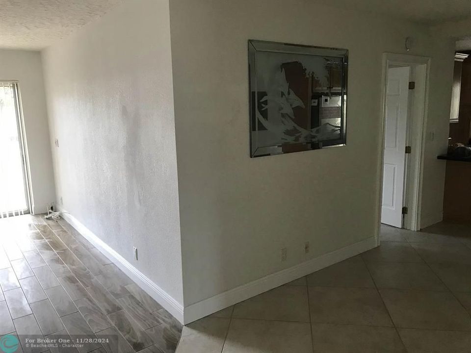 For Rent: $2,400 (2 beds, 1 baths, 1100 Square Feet)