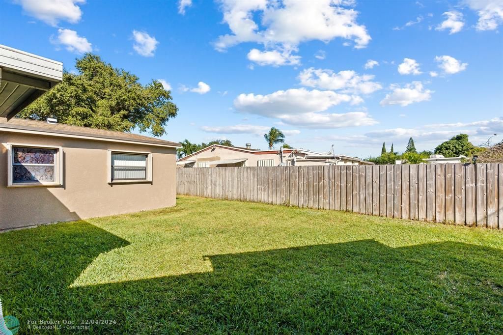 For Sale: $530,000 (4 beds, 2 baths, 1282 Square Feet)