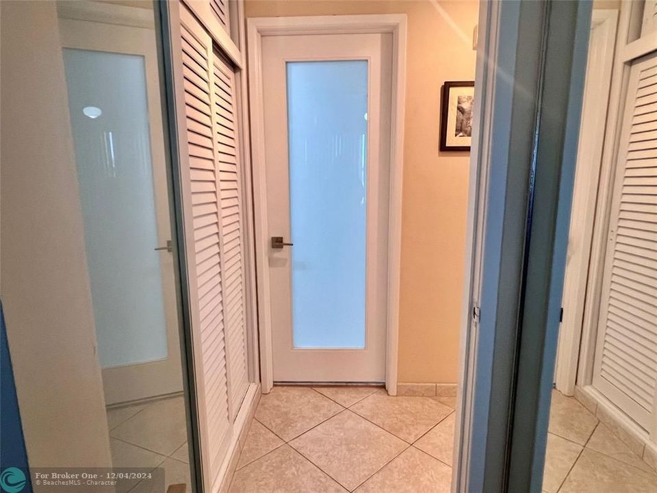 For Sale: $249,000 (1 beds, 1 baths, 800 Square Feet)