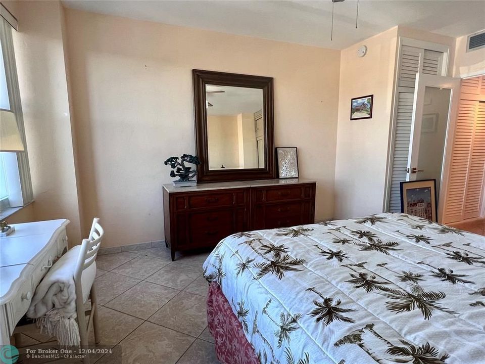 For Sale: $249,000 (1 beds, 1 baths, 800 Square Feet)