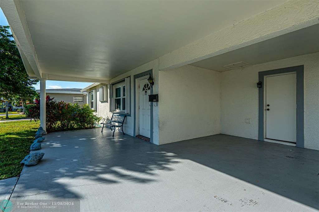 For Sale: $300,000 (2 beds, 2 baths, 1400 Square Feet)