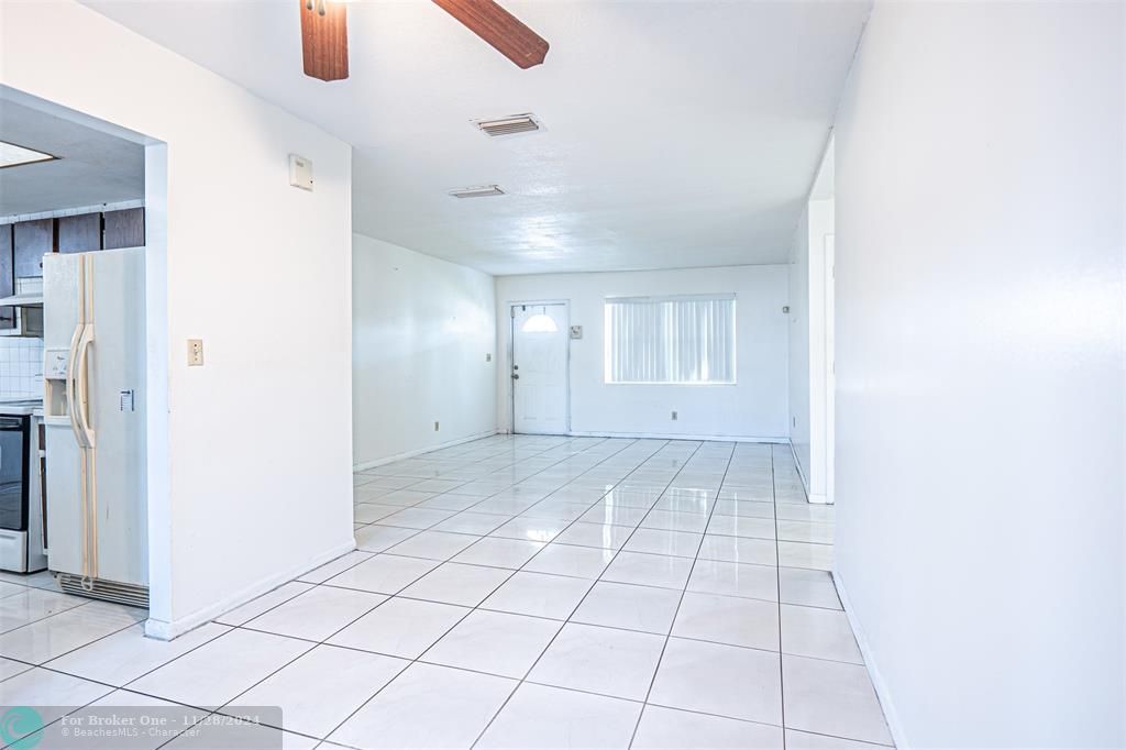 For Sale: $300,000 (2 beds, 2 baths, 1400 Square Feet)