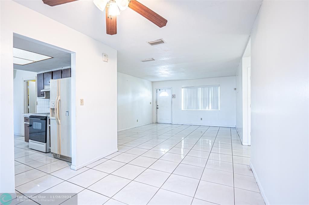 For Sale: $300,000 (2 beds, 2 baths, 1400 Square Feet)