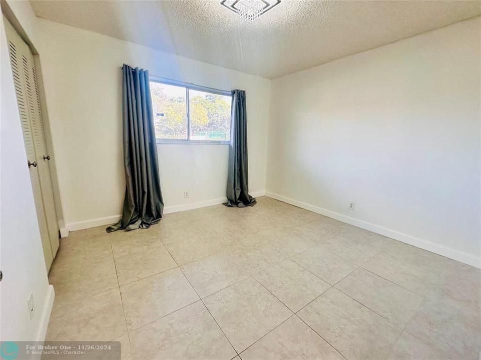 For Sale: $225,000 (2 beds, 2 baths, 1040 Square Feet)