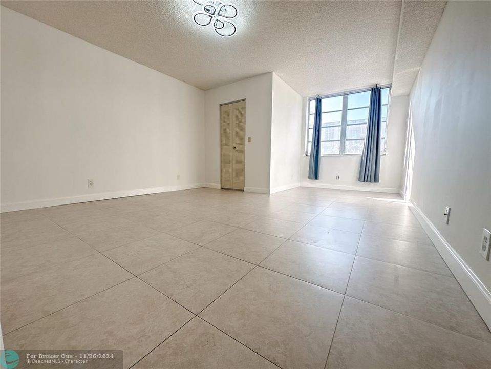 For Sale: $225,000 (2 beds, 2 baths, 1040 Square Feet)