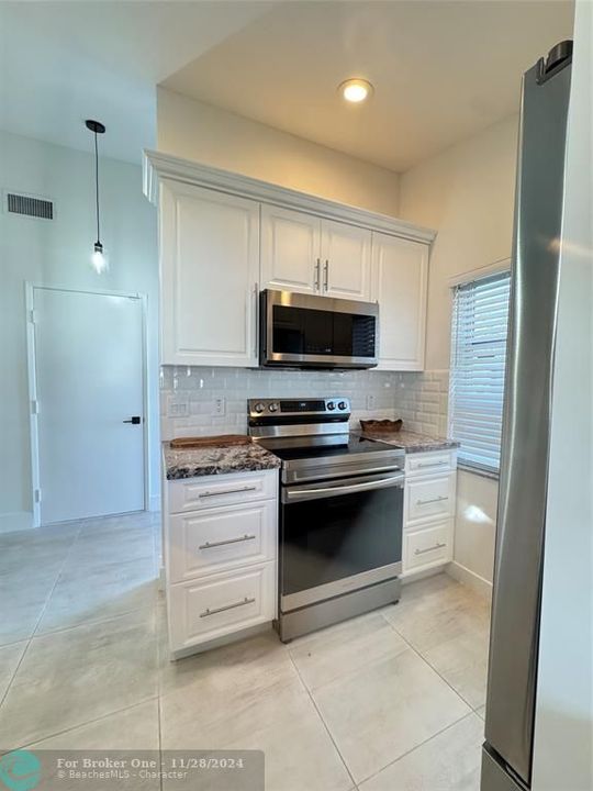 For Sale: $399,900 (2 beds, 2 baths, 1148 Square Feet)