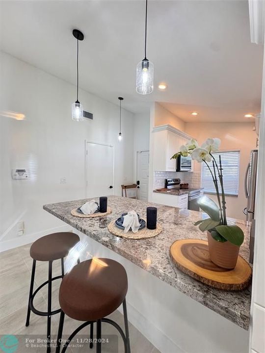 For Sale: $399,900 (2 beds, 2 baths, 1148 Square Feet)