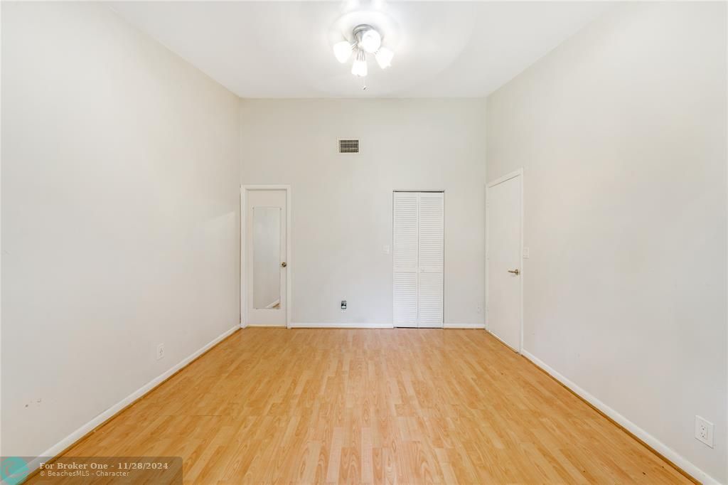 For Rent: $2,600 (2 beds, 2 baths, 1308 Square Feet)