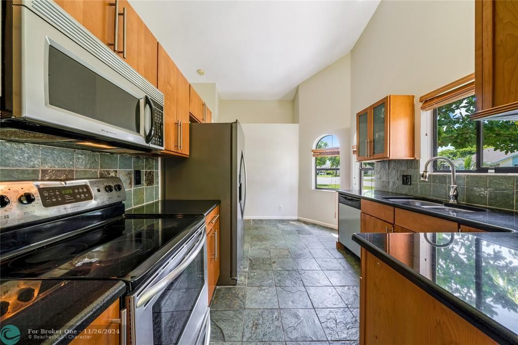 For Rent: $2,600 (2 beds, 2 baths, 1308 Square Feet)