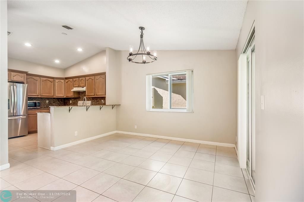 For Rent: $3,200 (3 beds, 2 baths, 1565 Square Feet)