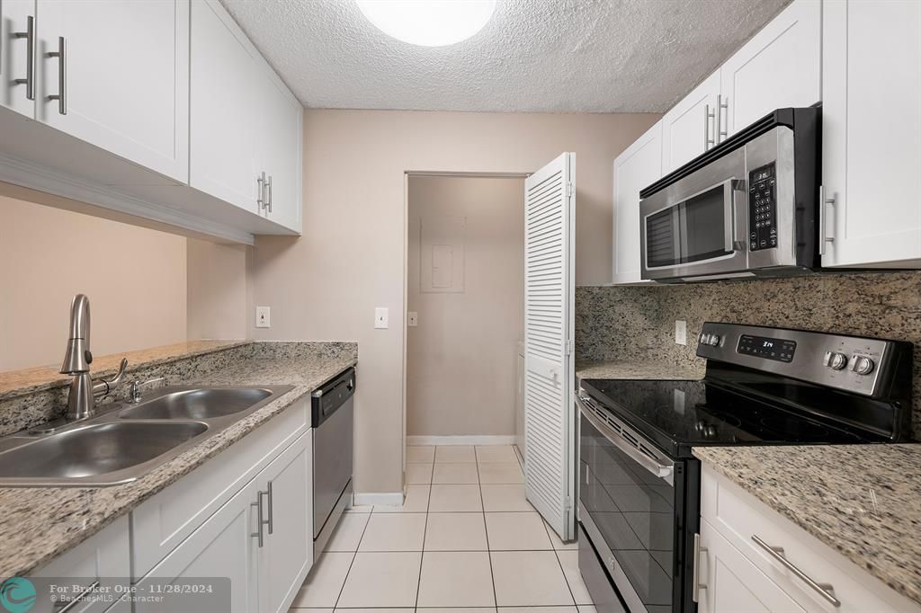 For Rent: $2,600 (3 beds, 3 baths, 1417 Square Feet)