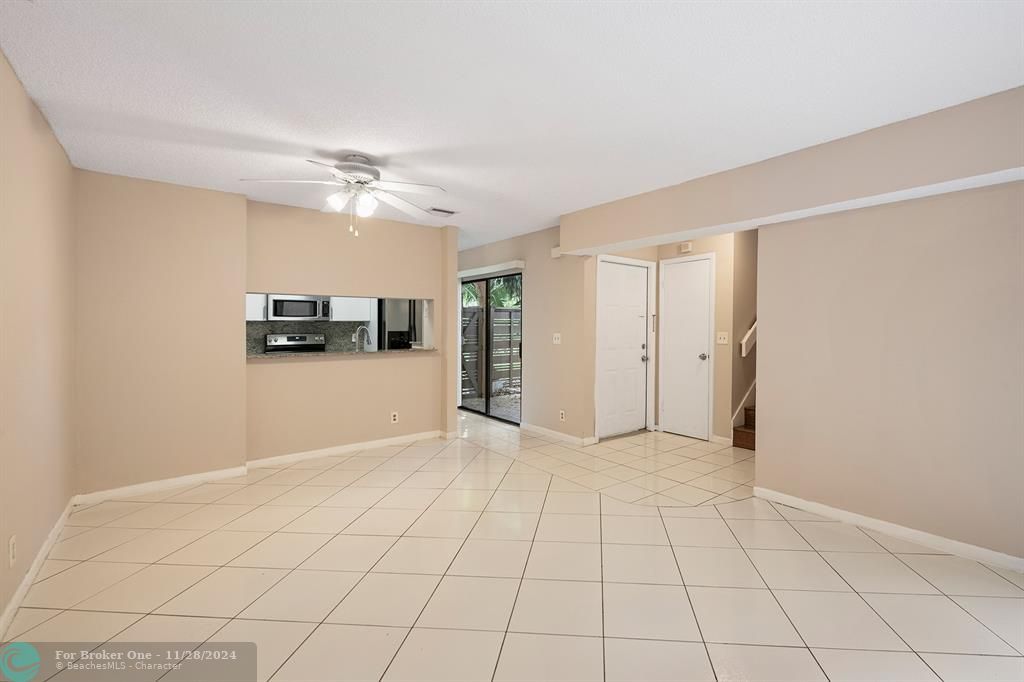 For Rent: $2,600 (3 beds, 3 baths, 1417 Square Feet)