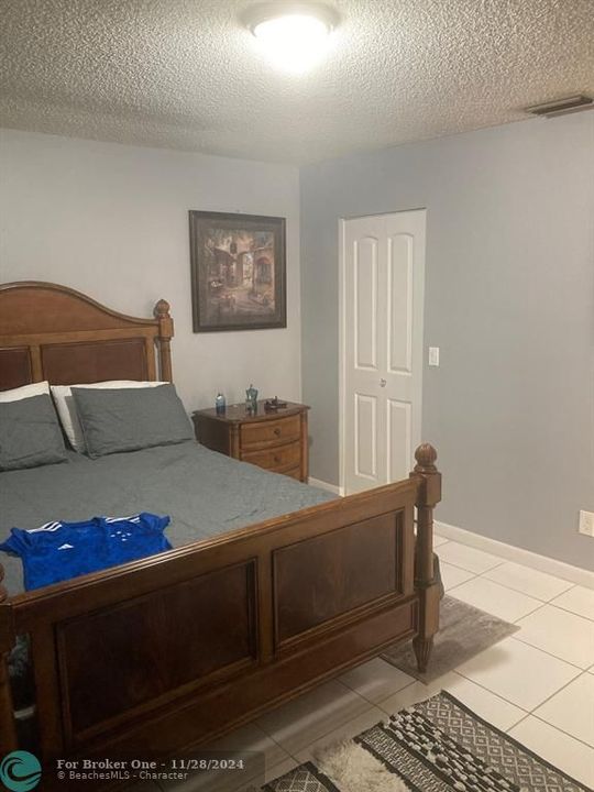 For Sale: $191,200 (1 beds, 1 baths, 720 Square Feet)